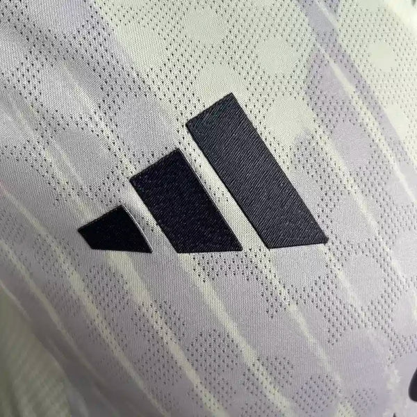 Buy Manchester United Away 2025-26 player version jersey image 6