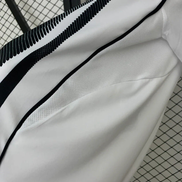 Juventus Home 2025-26 jersey Customizable image 4