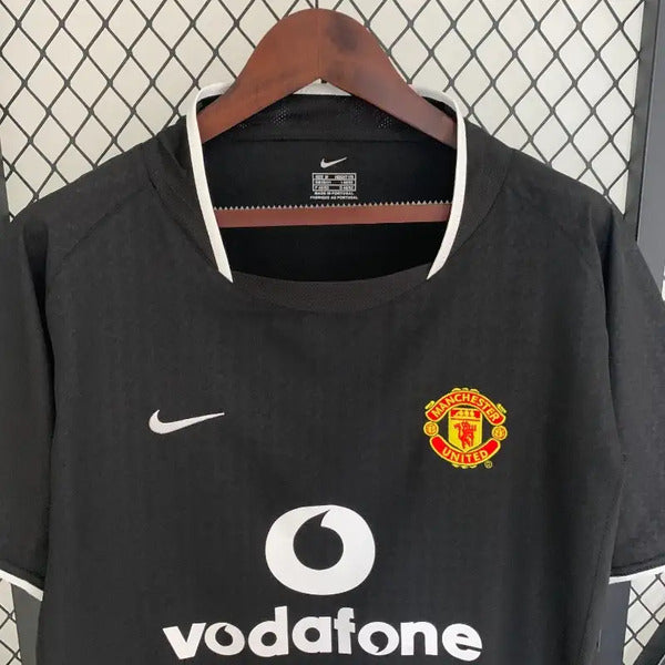 Buy Manchester United Retro 2003-04 Away Jersey image 3
