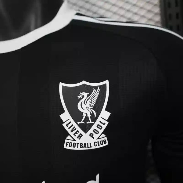 Buy Liverpool Goalkeeper Jersey 2025-26 Player Version image 3