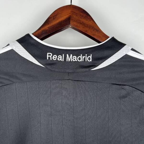 Real Madrid Away 2006-07 Full Sleeves Retro jersey image 3