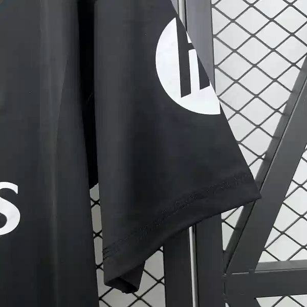 Real madrid Goalkeeper 2025-2026 jersey image 2