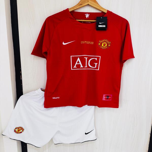 Buy Manchester United Home 2008 Retro Jersey Kit image 0