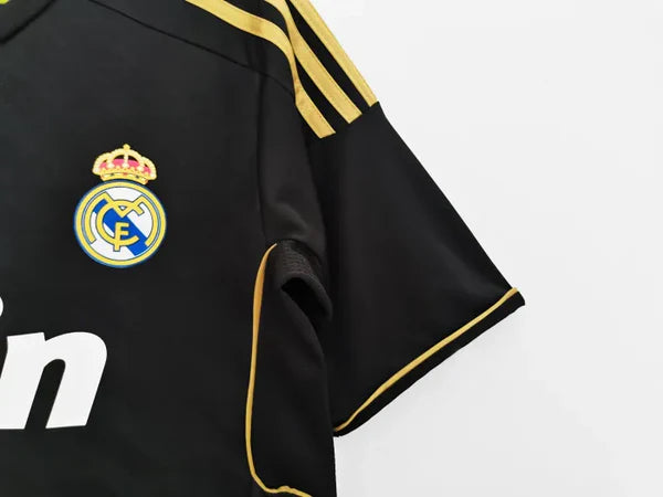 buy Real Madrid Away 2011-12 Retro Half Sleeves Jersey image 3