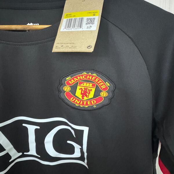 Buy Manchester United Away 2008 Retro Jersey Kit image 3