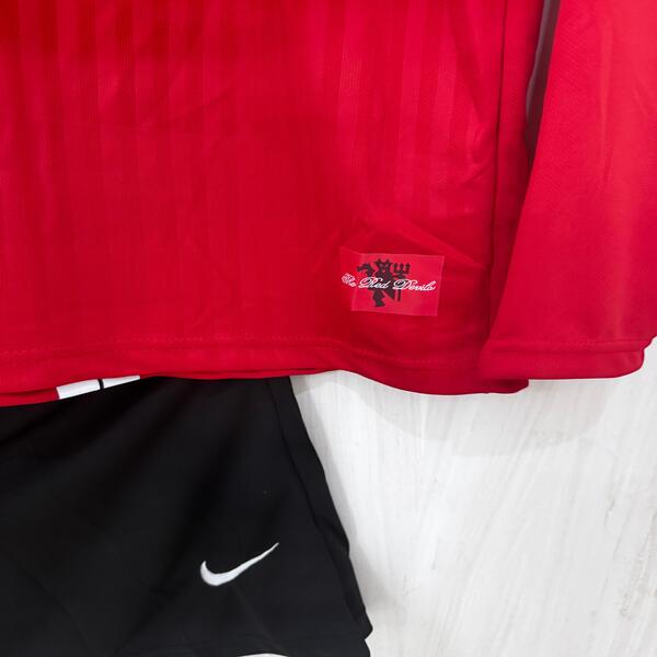 Buy Manchester United Home 2008 Full Sleeves Retro Jersey Set image 5