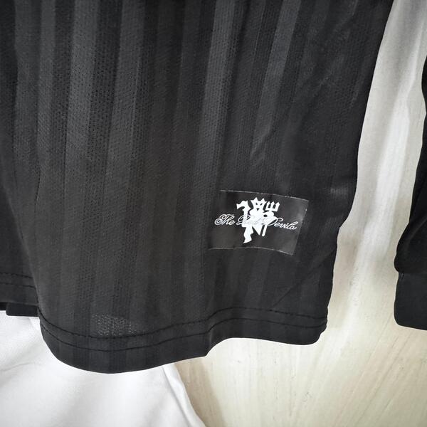 Buy Manchester United Away 2008 Full sleeves Retro Jersey Set image 5