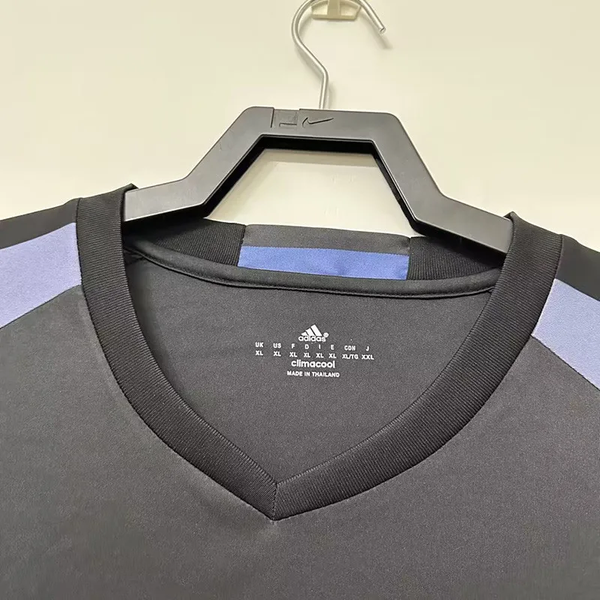 Real Madrid third 2016-17 retro jersey image 1