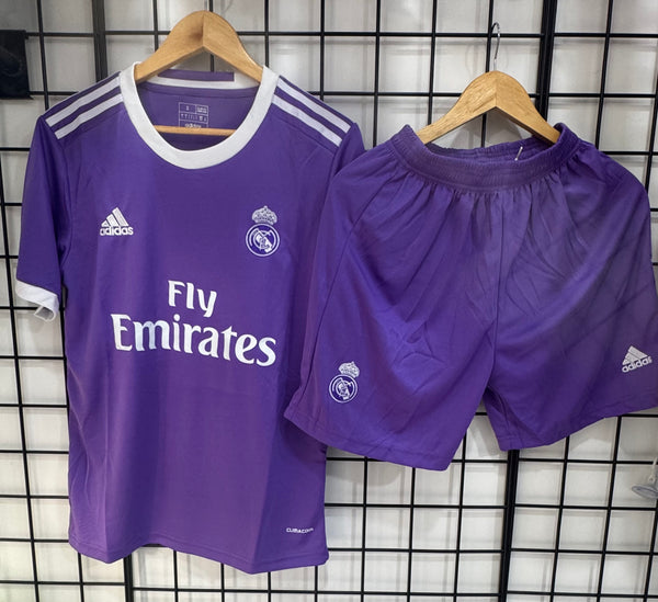 Real Madrid Away 16-17 away with shorts image 0