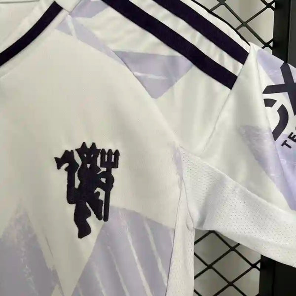 Buy Manchester United Away 2025-26 Kids jersey image 1