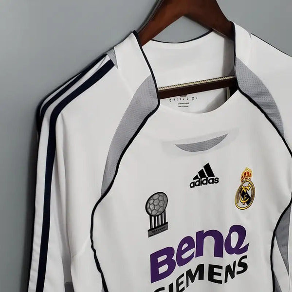 Real Madrid home 2006-07 Full Sleeves Retro jersey image 4