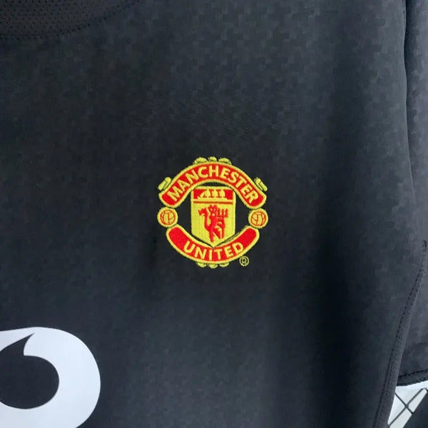 Buy Manchester United Retro 2003-04 Away Jersey image 4