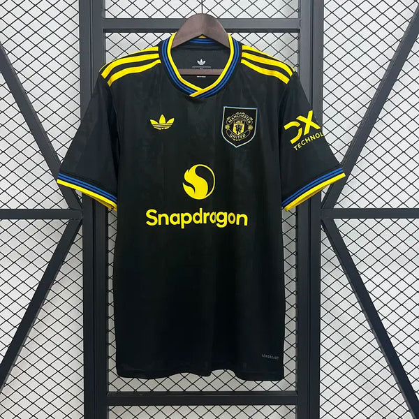 Buy Manchester United Third 2025-26 jersey Customizable image 0