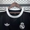 Real madrid Goalkeeper 2025-2026 jersey image 3
