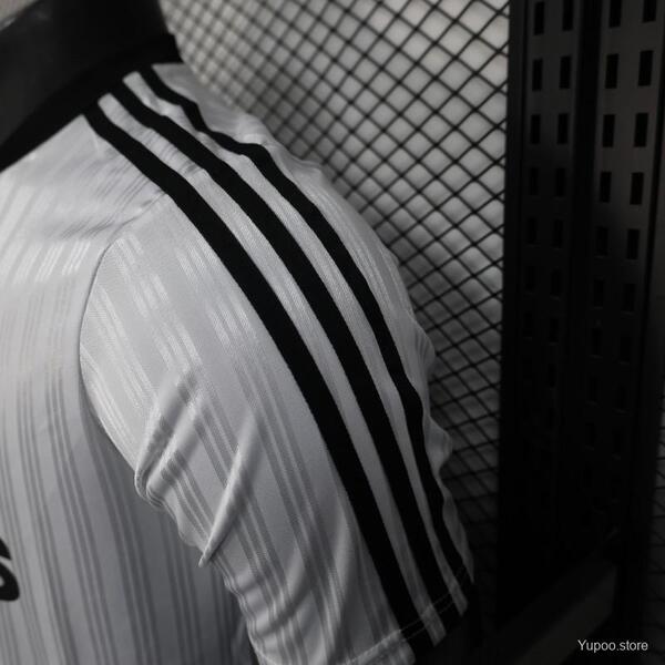 White Player version 2024-25 image 2