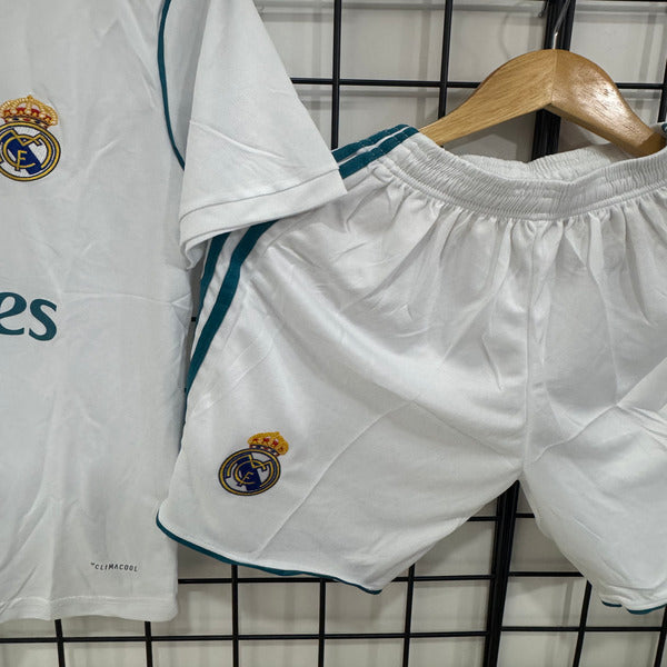 Real Madrid Home Kit 2017-18 Retro Set image 2