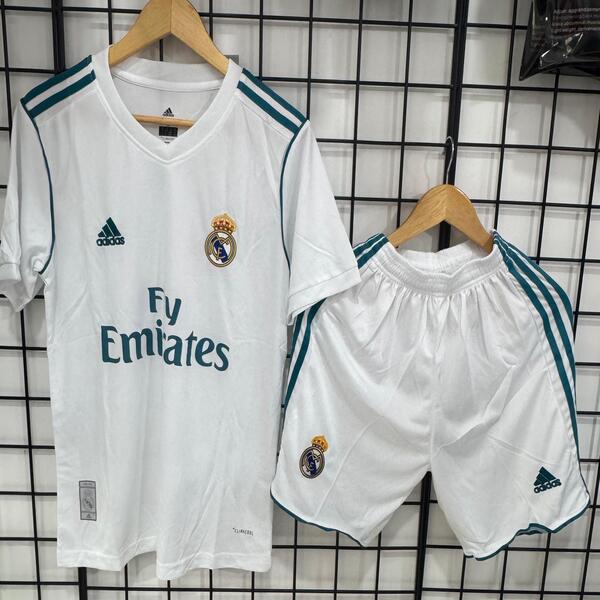 Real Madrid Home Kit 2017-18 Retro Set image 0